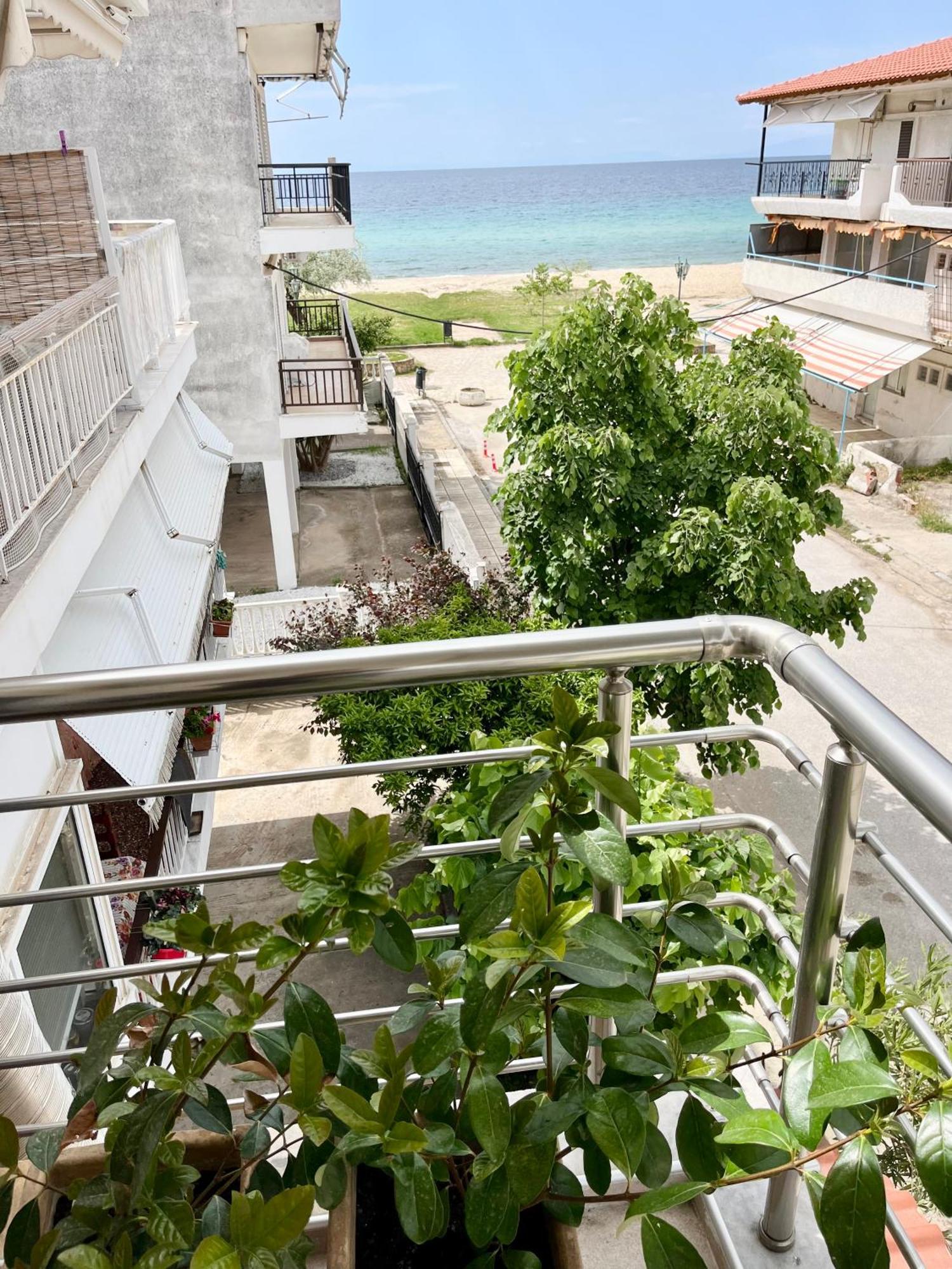 The Beach House Paralia Dionisiou Exterior foto